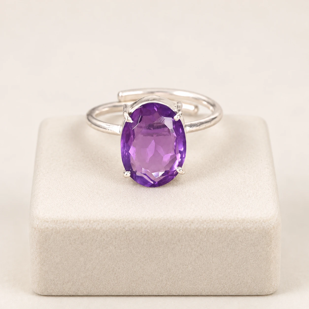 Ravi Gallery Home Statement rings — studio-styled photograph